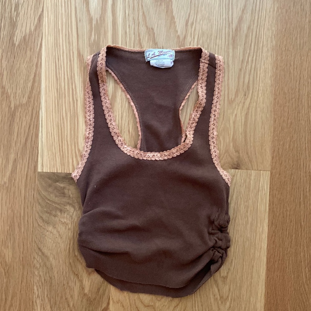 Brown vintage lace guitar tank with cinched sides